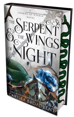 The Serpent and the Wings of Night: Discover the stunning Sunday Times bestselling first book in the romantasy series Crowns of Nyaxia